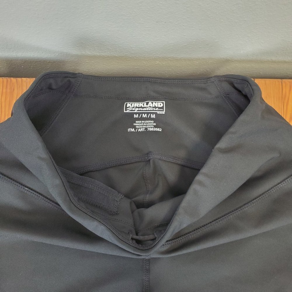 Kirkland Signature Cropped Leggings Size Medium - Picture 3 of 5